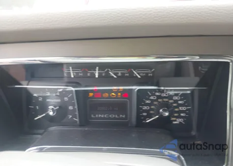 2014 Lincoln Navigator z USA, uszkodzony, nr VIN 5LMJJ2H50EEL06499